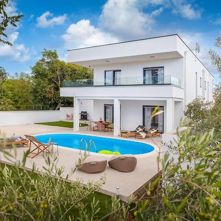 Nice Home In Barbariga With Kitchen Exterior photo